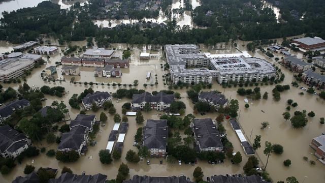 Руйнівна стихія в Техасі: на хімзаводі біля Х'юстона стались вибухи Руйнівна стихія в Техасі: на хімзаводі біля Х'юстона стались вибухи
