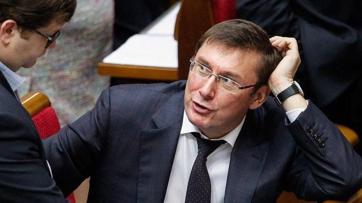 Луценко готовит подозрения двоим министрам Украины