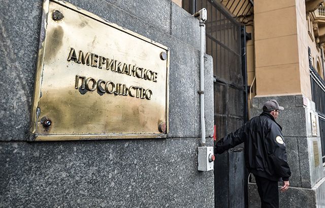 Россия готовит действия в ответ на закрытие в США своего консульства Россия готовит действия в ответ на закрытие в США своего консульства