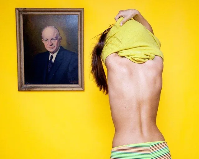 В Огайо жінкам заборонено роздягатися перед чоловічим портретом
