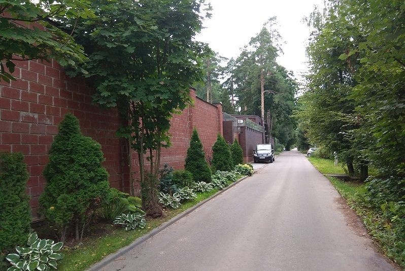 Журналісти показали "справжню" дачу Януковича під Москвою: фото Журналісти показали "справжню" дачу Януковича під Москвою: фото