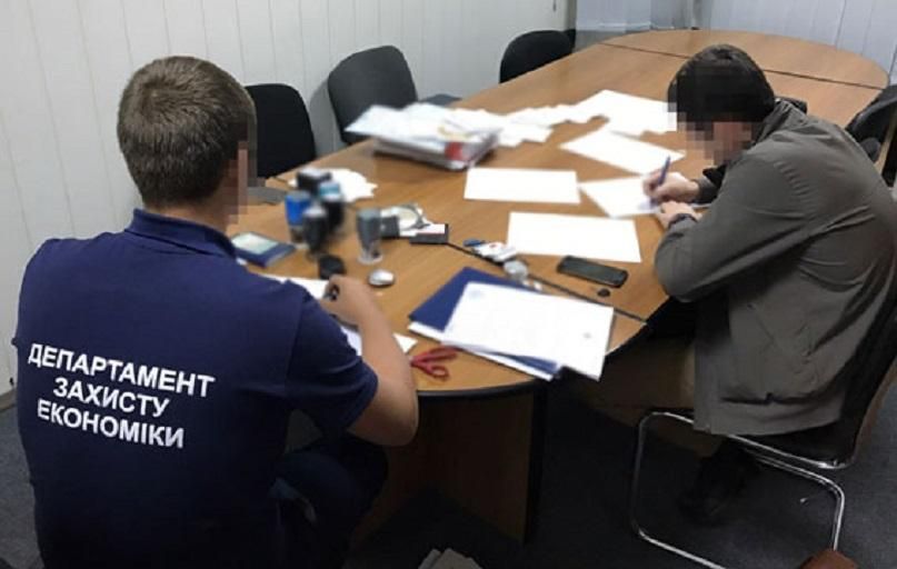 Полиция разоблачила масштабную схему рейдеров: фото и детали Полиция разоблачила масштабную схему рейдеров: фото и детали