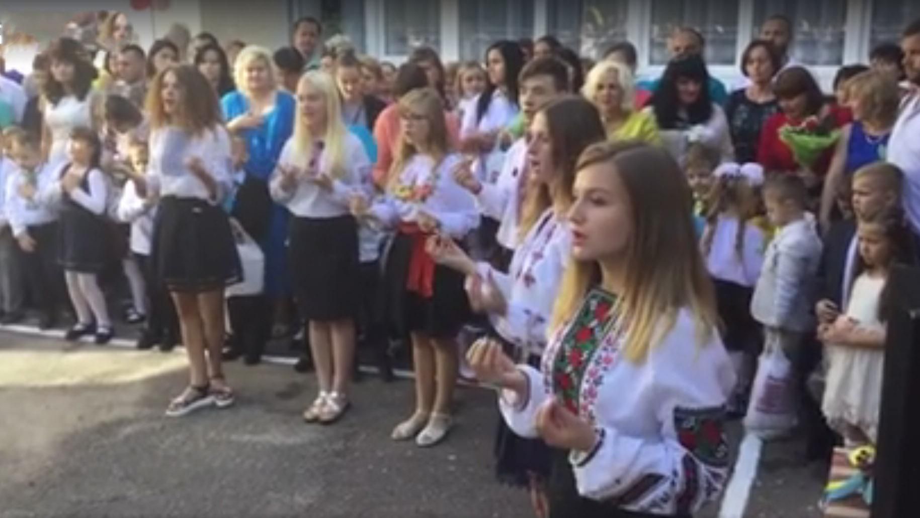 Український гімн виконали мовою жестів у Тернополі: проникливе відео