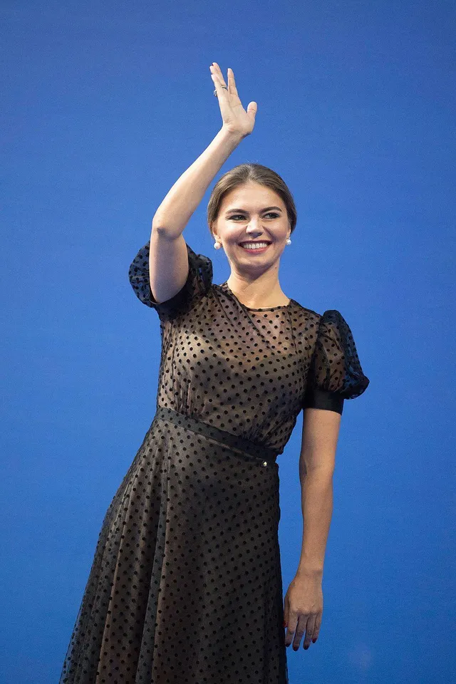 Кабаєва на турнірі в Італії у прозорій сукні