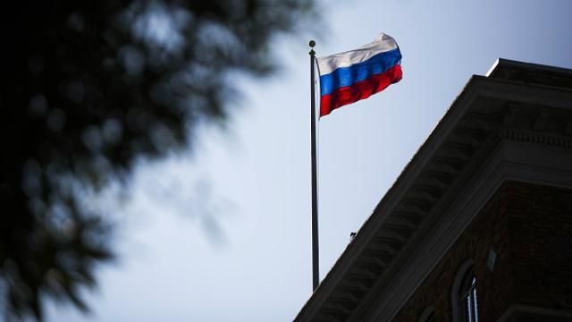 Росіяни у Вашингтоні теж поспіхом палили документи: з'явилось відео