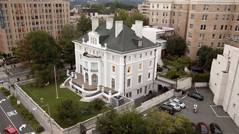 У США в торговому представництві Росії тривають обшуки У США в торговому представництві Росії тривають обшуки