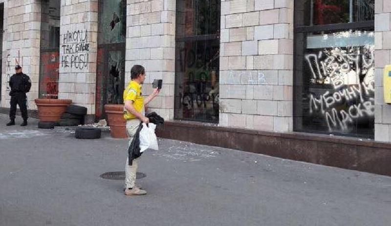 Прокуратура открыла производство из-за уничтоженных граффити в Киеве