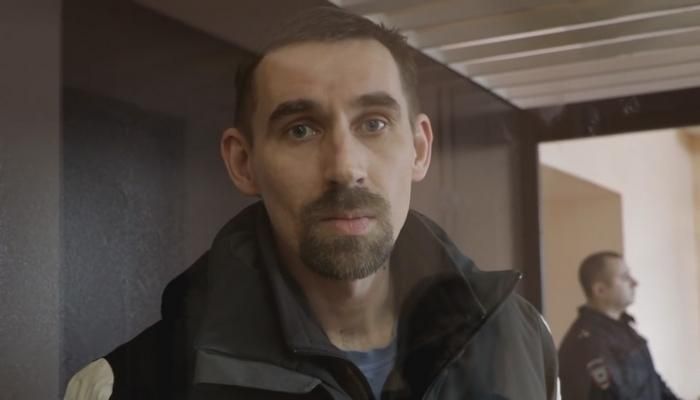 Російський політв'язень, який 2 роки просидів за ґратами, повернувся до України
