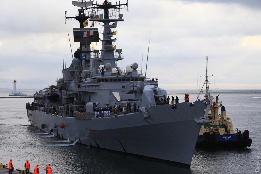 Есмінець Італії зайшов у порт Одеси: з'явились фото