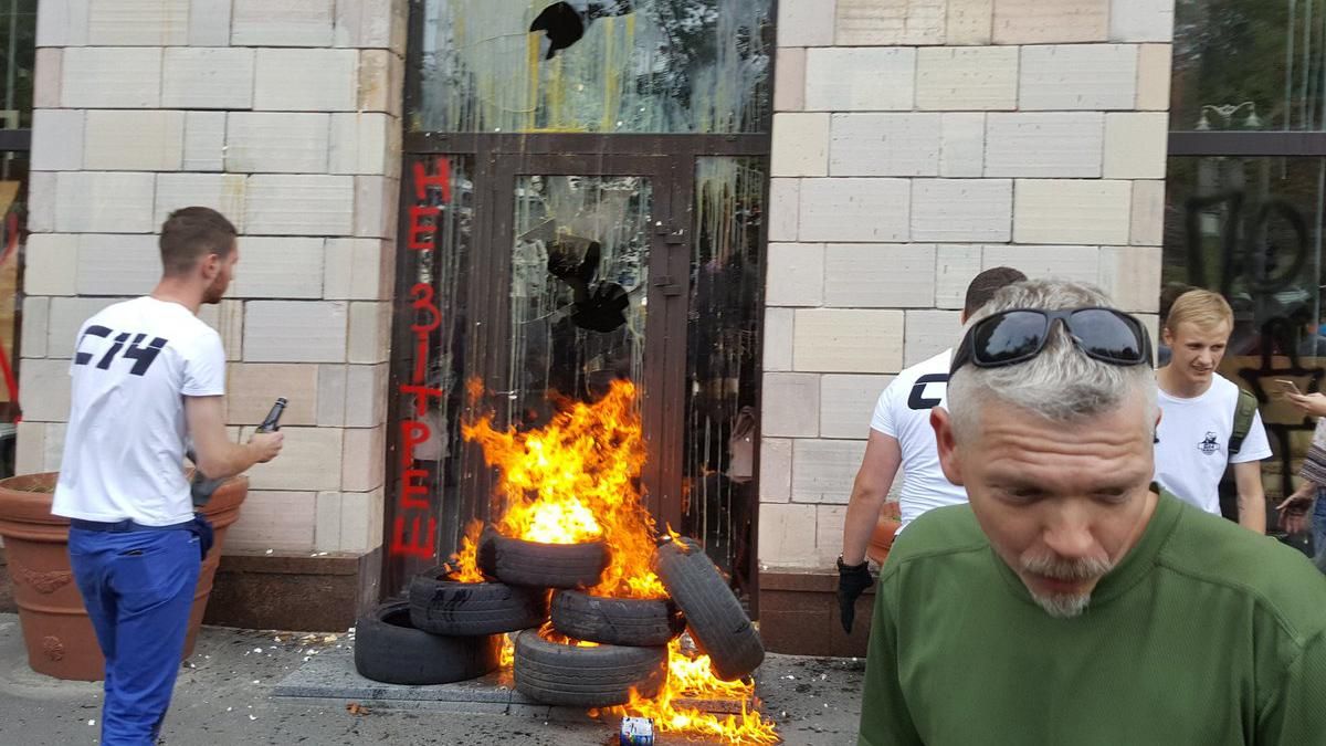 Одной стыдобой ответили на другую, – Вакарчук осудил действия радикалов на Грушевского Одной стыдобой ответили на другую, – Вакарчук осудил действия радикалов на Грушевского