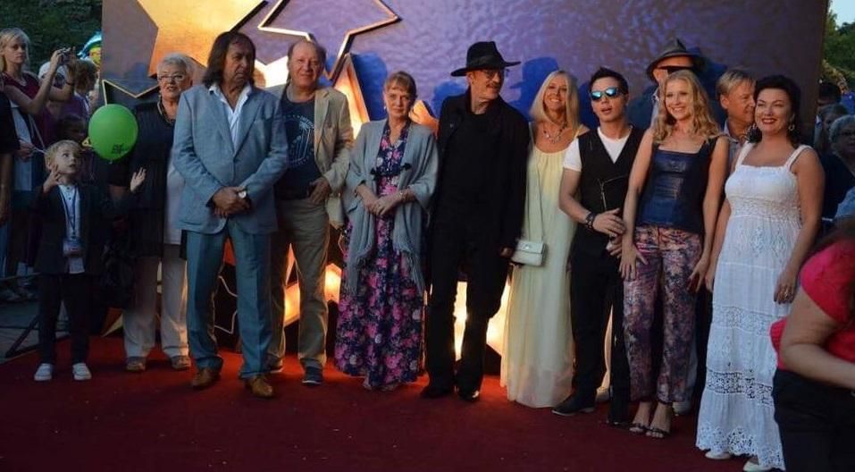 В Крым приехала целая группа российских артистов: имена В Крым приехала целая группа российских артистов: имена