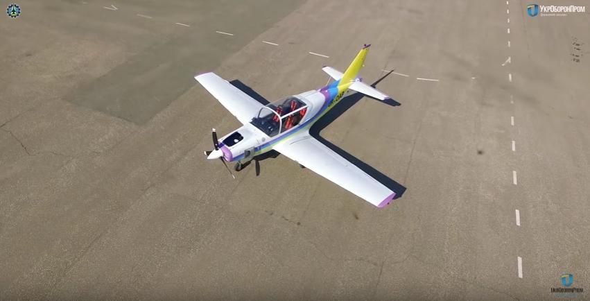 В Україні розробили новий чотиримісний легкий літак В Україні розробили новий чотиримісний легкий літак