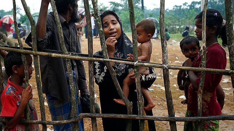 В Мьянме мусульмане массово покидают страну: есть жертвы
