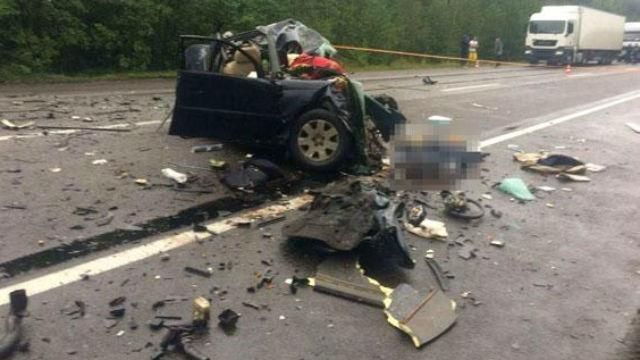 Вантажівка розчавила легковик на Рівненщині: багато загиблих