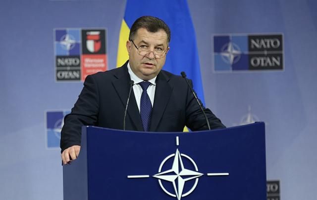 Зарплата міністра оборони: названо суму, яку Полторак отримав у серпні Зарплата міністра оборони: названо суму, яку Полторак отримав у серпні