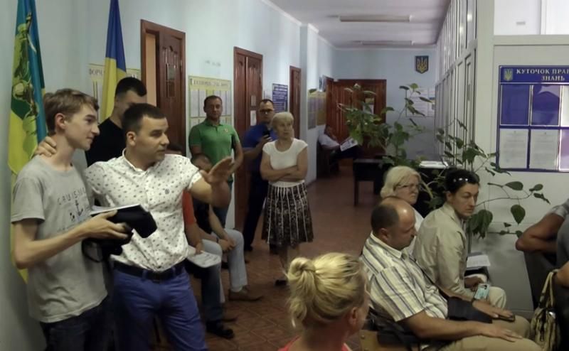 Безкарні депутати: коли жорстокі побиття антикорупційників стосуються неповнолітніх
Безкарні депутати: коли жорстокі побиття антикорупційників стосуються неповнолітніх