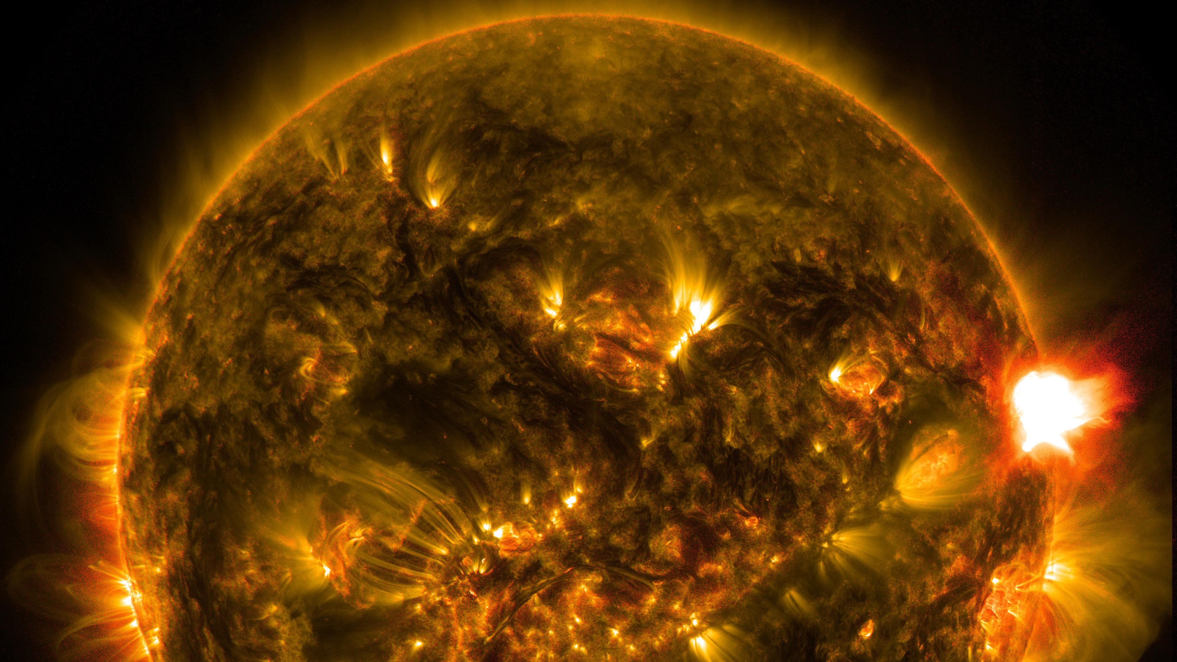 Вспышка на Солнце 2017: сверхмощный взрыв за 12 лет