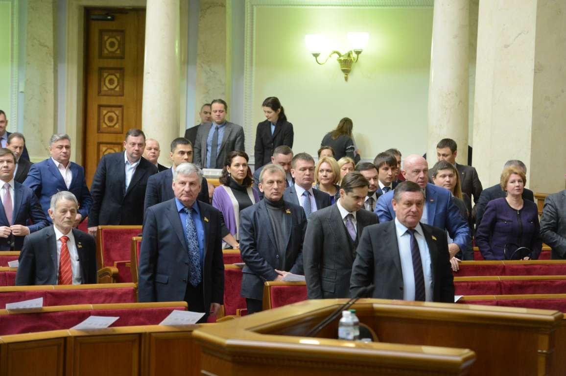 ВР минутой молчания почтила погибших за Украину ВР минутой молчания почтила погибших за Украину