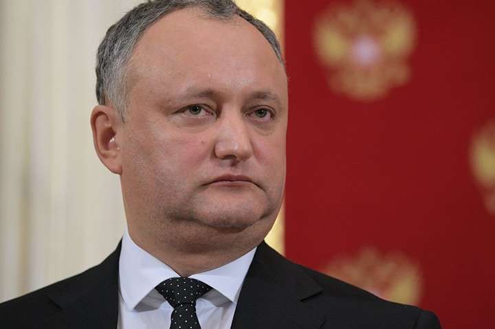 Молдовський друг Путіна Додон вирішив покарати військових за участь у навчаннях в Україні
