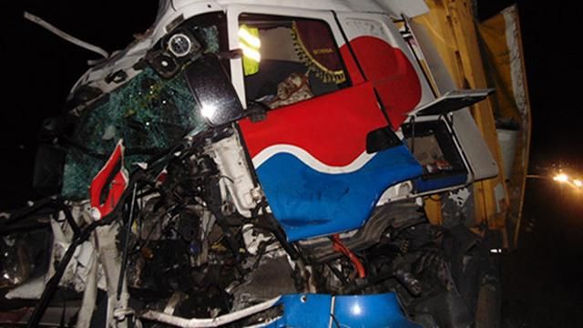 Грузовик въехал в военный тягач в Черкасской области: погиб служащий Грузовик въехал в военный тягач в Черкасской области: погиб служащий