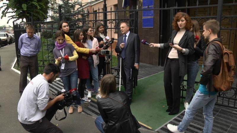 Генпрокуратура викликала Лавриновича до головного слідчого управління
Генпрокуратура викликала Лавриновича до головного слідчого управління