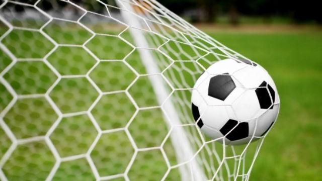 21-річний футболіст помер під час матчу 21-річний футболіст помер під час матчу