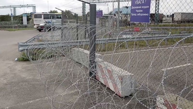 Участок границы, куда планирует приехать Саакашвили, отделили колючей проволокой