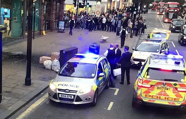 Взрыв прогремел в центре Лондона: появились фото и видео с места происшествия
