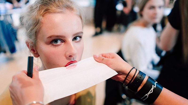 Mercedes-Benz Kiev Fashion Days: що відбувалося за лаштунками показів Mercedes-Benz Kiev Fashion Days: що відбувалося за лаштунками показів