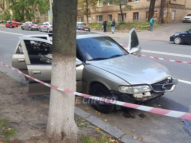 В Києві обстріляли автомобіль//Фото: Еспресо