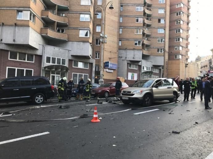ЗМІ дізналися імена і деталі про жінку і дитину, які постраждали через вибух авто в центрі Києва