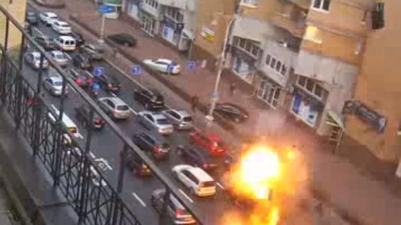 У мережі поширили нове промовисте відео вибуху на Бесарабці у Києві 