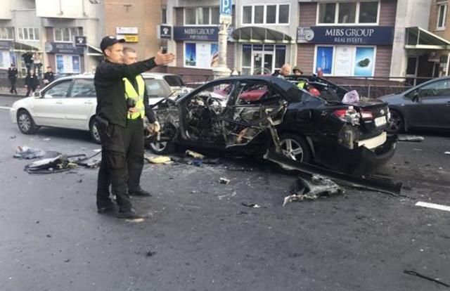 Взрыв авто на Бессарабке в Киеве: в МВД выдвинули 6 версий и рассказали детали