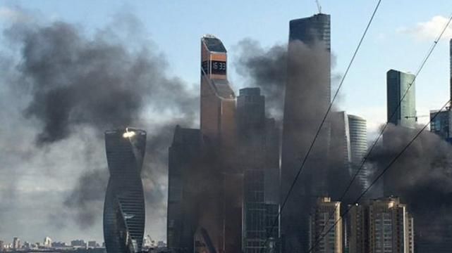 У Москві спалахнув недобудований хмарочос: фото та відео