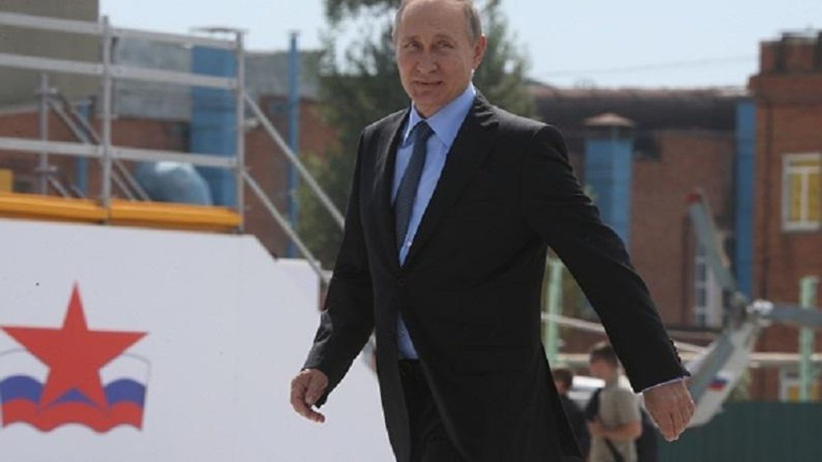 Карикатурист влучно висміяв "миротворчі" наміри Путіна Карикатурист влучно висміяв "миротворчі" наміри Путіна