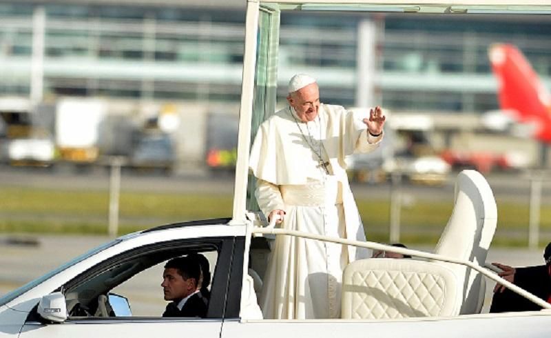 Папа Римский травмировался Папа Римский травмировался