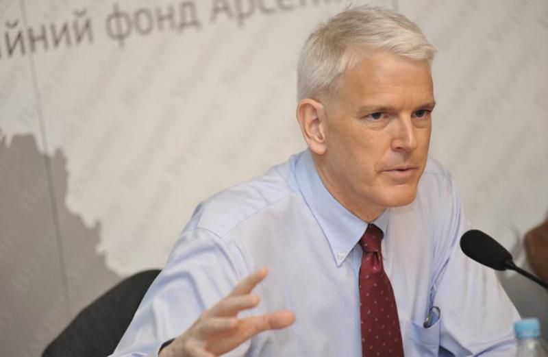 Позбавлення Саакашвілі громадянства створило проблему, якої Україна не мала, – екс-посол США
