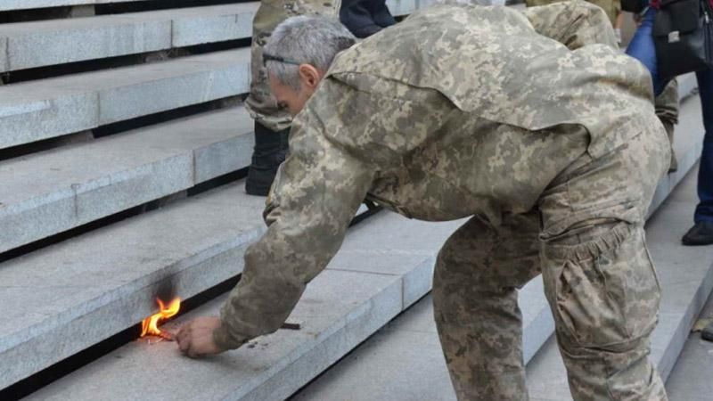 АТОвці вимагають землю: заблокували Геокадастр і принесли шини