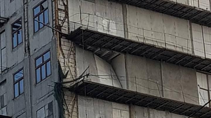 Поблизу скандального "Емпоріуму", де стерли "Ікони Революції", сталося обвалення у будинку Поблизу скандального "Емпоріуму", де стерли "Ікони Революції", сталося обвалення у будинку