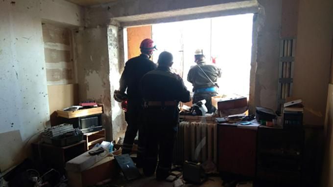 Прогремел взрыв в многоэтажке Мариуполя: есть жертва Прогремел взрыв в многоэтажке Мариуполя: есть жертва