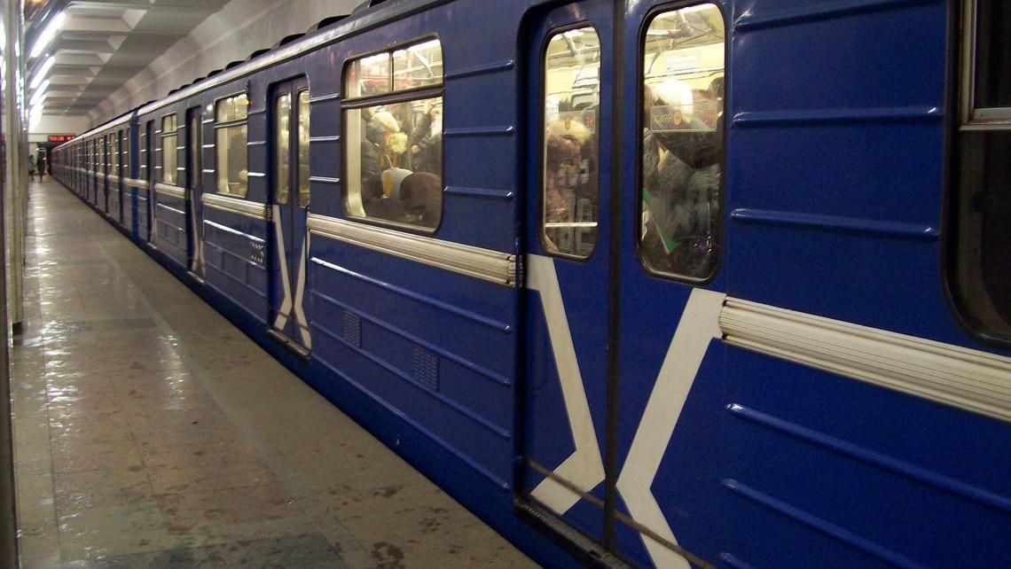 Паника, люди пытались выбить двери вагона: что происходило в киевском метро после задымления Паника, люди пытались выбить двери вагона: что происходило в киевском метро после задымления