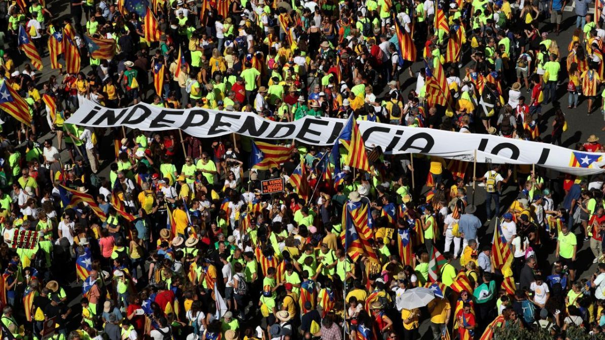 В Барселоне прошел один из самых масштабных протестов за последние несколько лет В Барселоне прошел один из самых масштабных протестов за последние несколько лет