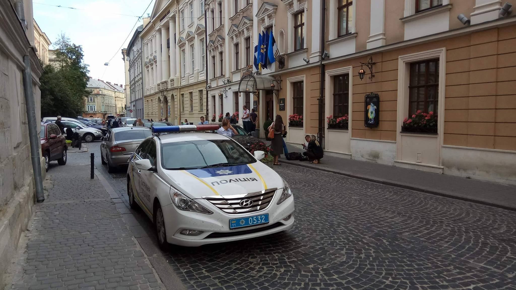 Адвокат Саакашвили о визите пограничников в отель во Львове