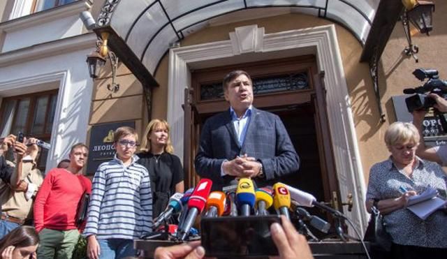 Саакашвілі прокоментував візит правоохоронців до готелю та розповів про плани Саакашвілі прокоментував візит правоохоронців до готелю та розповів про плани