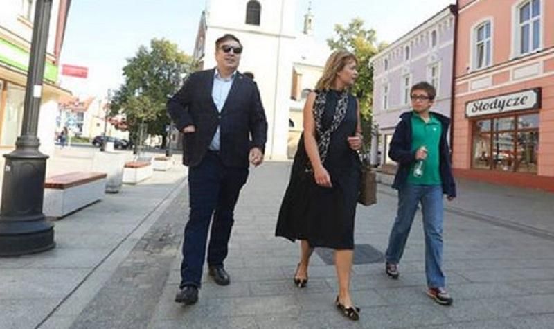 Жена Саакашвили вернулась в Грузию Жена Саакашвили вернулась в Грузию