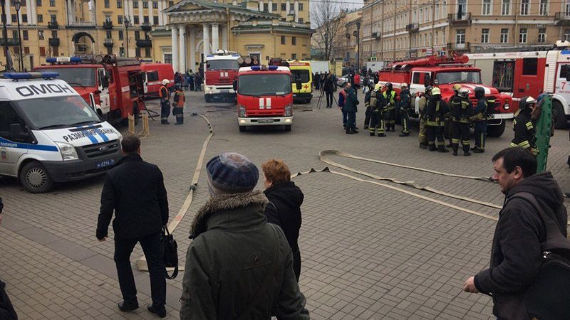 В России эвакуируют тысячи людей из-за возможных заминирований