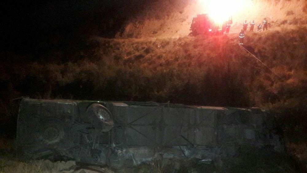 Автобус з пасажирами впав у 50-метрову ущелину в Ірані, багато загиблих