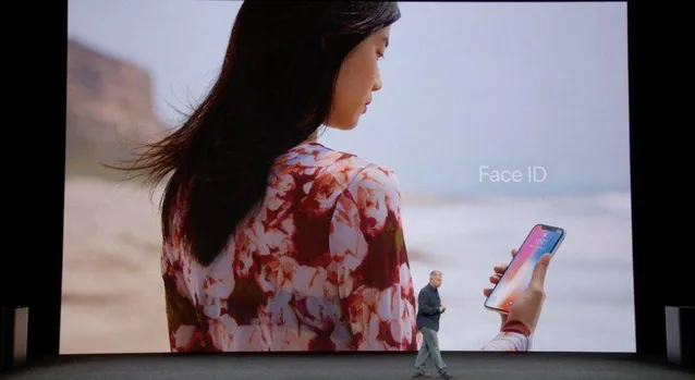 Фунція Face ID в iPhone X Фунція Face ID в iPhone X