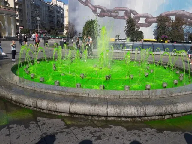 Фонтан, Київ, зелений Фонтан, Київ, зелений