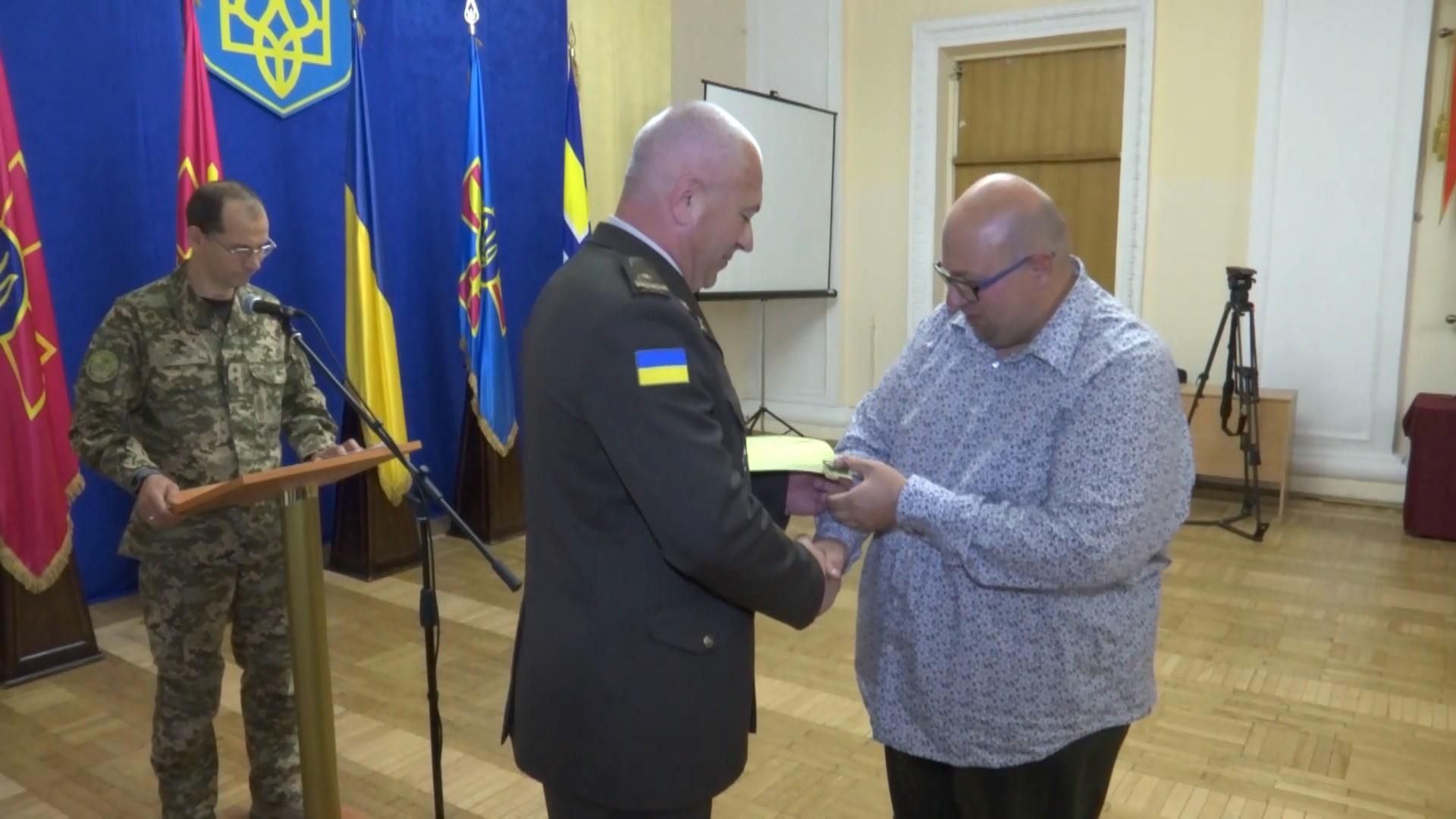 Українські волонтери отримали престижні нагороди: захоплюючі кадри Українські волонтери отримали престижні нагороди: захоплюючі кадри